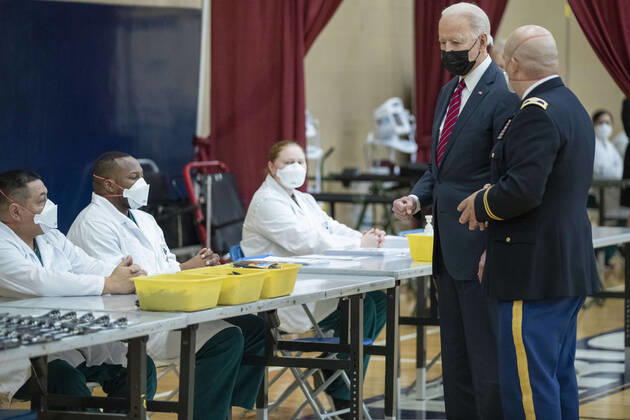 January 29, 2021, Bethesda, Maryland, USA: US President Joe Biden is is escorted by the Director of Walter Reed National Military Medical Center Colonel Andrew Barr (R) on a tour of a COVID-19 v vaccination center at Walter Reed National Military Medical Center in Bethesda, Maryland, USA, 29 January 2021. President Biden is to visit with wounded service members Bethesda USA - ZUMAs152 20210129_zaa_s152_103 Copyright: xShawnxThewx-xPoolxViaxCnpx