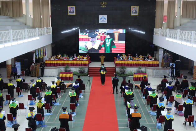 Indonesia: Student Graduation during the Covid-19 pandemic Students Graduation During the pandemic at the State Islamic University of Palembang, South Sumatra, Saturday, January 30, 2021 Palembang South Sumatra Indonesia Copyright: AdamxRachman