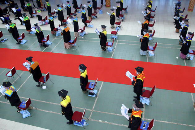 Indonesia: Student Graduation during the Covid-19 pandemic Students Graduation During the pandemic at the State Islamic University of Palembang, South Sumatra, Saturday, January 30, 2021 Palembang South Sumatra Indonesia Copyright: AdamxRachman