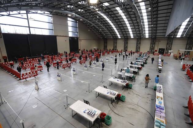 Mass screening device at the Instituto Ferial de Vigo, in Vigo, Galicia (Spain), on 30 January 2021. As reported by the Xunta de Galicia, a total of 22,000 people have been invited to participate in this new mass population screening with antigen test at the Instituto Ferial de Vigo. This device began this Friday afternoon and will remain until next Wednesday. 30 JANUARY 2021;VIGO;MASS SCREENING;SCREENING;CORONAVIRUS;ANTIGENS;EPIDEMIC;PANDEMIC;GALICIA;PONTEVEDRA Marta Vazquez Rodriguez LagenciaEP 01 30 2021 VIGO, GALICIA VIGO, GALICIA Spain Copyright: xMartaxVazquezxRodriguezx 3540484