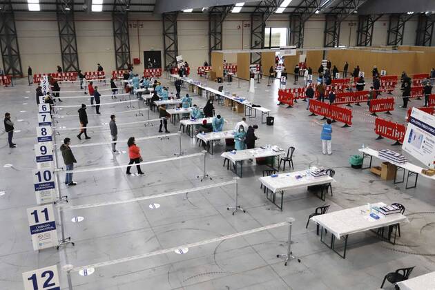 Mass screening device at the Instituto Ferial de Vigo, in Vigo, Galicia (Spain), on 30 January 2021. As reported by the Xunta de Galicia, a total of 22,000 people have been invited to participate in this new mass population screening with antigen test at the Instituto Ferial de Vigo. This device began this Friday afternoon and will remain until next Wednesday. 30 JANUARY 2021;VIGO;MASS SCREENING;SCREENING;CORONAVIRUS;ANTIGENS;EPIDEMIC;PANDEMIC;GALICIA;PONTEVEDRA Marta Vazquez Rodriguez LagenciaEP 01 30 2021 VIGO, GALICIA VIGO, GALICIA Spain Copyright: xMartaxVazquezxRodriguezx 3540486