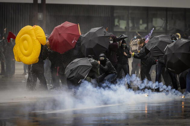 Protesters faced water jets during a demonstration against the La Manif pour Tous (Protest for All) and the patriots movements who opposed to the PMA (Assisted reproductive technology - ART), on January, 30, 2021, in Rennes, western France.  Copyright: xJeremiasxGonzalezx