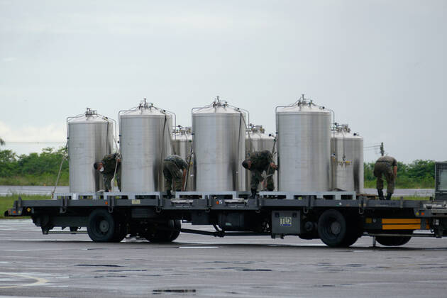 MANAUS, AM - 30.01.2021: CHEGADA DE TANQUES DE OXIGÊNIO EM MANAUS - Arrival by KC-390 plane, of the Brazilian Air Force (FAB) in Manaus (AM), with loading of liquid oxygen tanks, at Ponta Pelada Airport, this Saturday afternoon (30). x2026437x  SandroxPereira
