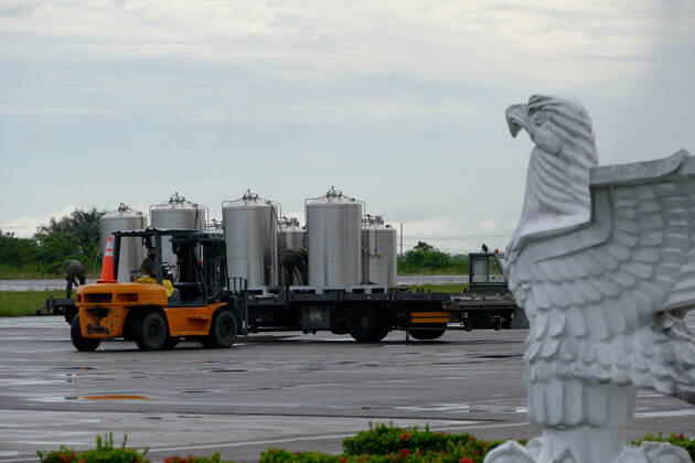 MANAUS, AM - 30.01.2021: CHEGADA DE TANQUES DE OXIGÊNIO EM MANAUS - Arrival by KC-390 plane, of the Brazilian Air Force (FAB) in Manaus (AM), with loading of liquid oxygen tanks, at Ponta Pelada Airport, this Saturday afternoon (30). In the photo, the oxygen tanks being placed in an area of the runway at Ponta Pelada airport. x2026438x  SandroxPereira