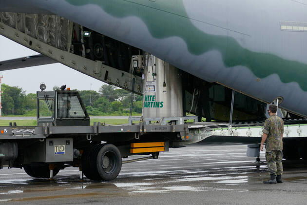 MANAUS, AM - 30.01.2021: CHEGADA DE TANQUES DE OXIGÊNIO EM MANAUS - Arrival by KC-390 plane, of the Brazilian Air Force (FAB) in Manaus (AM), with loading of liquid oxygen tanks, at Ponta Pelada Airport, this Saturday afternoon (30). In the photo, the oxygen tanks being discharged from the FAB plane. x2026441x  SandroxPereira