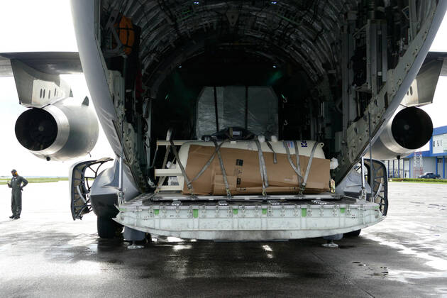 MANAUS, AM - 30.01.2021: CHEGADA DE USINA DE OXIGÊNIO EM MANAUS - Arrival of KC-390 plane, of the Brazilian Air Force (FAB), in Manaus (AM), with two hospital oxygen generation plants, at Ponta Pelada Airport this Saturday afternoon (30). x2026457x  SandroxPereira