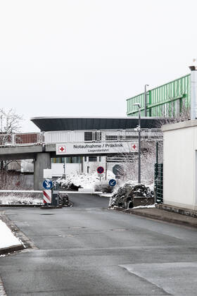 Bamberg, Deutschland 30. Januar 2021: Aussenansicht vom Klinikum Bayreuth in der Preuschwitzer Str. 101 in 95445 Bayreuth. Einfahrt zur Notaufnahme. Bayern Copyright: xFotostandx xK.xSchmittx