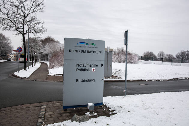 Bayreuth, Deutschland 30. Januar 2021: Aussenansicht vom Klinikum Bayreuth in der Preuschwitzer Str. 101 in 95445 Bayreuth. Schild mit Logo und Schriftzug. Bayern Copyright: xFotostandx xK.xSchmittx
