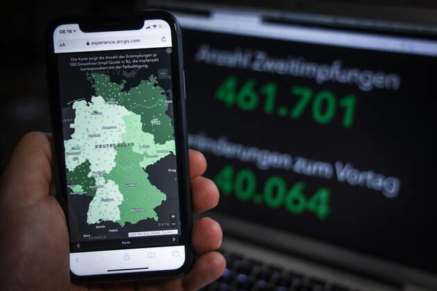 Coronavirus in Deutschland - COVID-19 Impfungen -Dashboard 31.01.2021: Esri Deutschland GmbH auf Basis des Digitalen Impfquotenmonitoring zur COVID-19-Impfung des RKI - Anzahl Erstimpfungen: 1.855.457 Veränderungen zum Vortag: 54.230 Anzahl Zweitimpfungen: 461.701 Veränderungen zum Vortag: 40.064 Datenstand vom 30.01.2021.