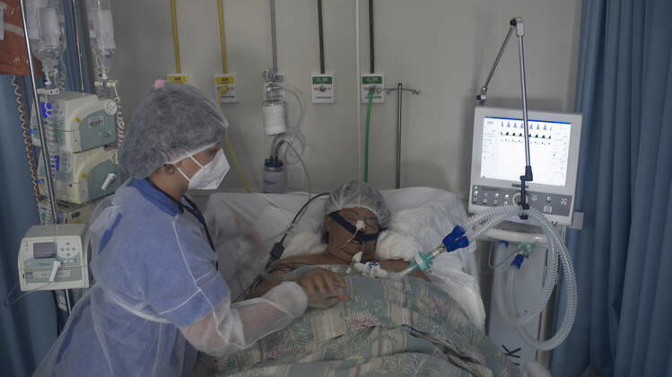 January 31, 2021, Rio De Janeiro, Rio de Janeiro, Brazil: JANUARY 31 -People intubated because of the corona virus, covid19, in the ICU (Intensive Care Unit) at Hospital Municipal So£o Joso , Specializing in treatment for Covid19, Brazil has 1,283 deaths in the last 24 hours; total exceeds 220 thousand deaths. January 31, 2021. Rio De Janeiro Brazil - ZUMAt142 20210131_zap_t142_001 Copyright: xFabioxTeixeirax