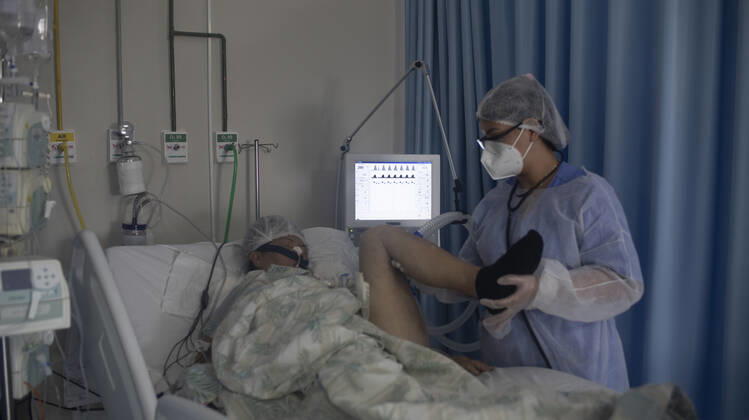 January 31, 2021, Rio De Janeiro, Rio de Janeiro, Brazil: JANUARY 31 -People intubated because of the corona virus, covid19, in the ICU (Intensive Care Unit) at Hospital Municipal So£o Joso , Specializing in treatment for Covid19, Brazil has 1,283 deaths in the last 24 hours; total exceeds 220 thousand deaths. January 31, 2021. Rio De Janeiro Brazil - ZUMAt142 20210131_zap_t142_002 Copyright: xFabioxTeixeirax