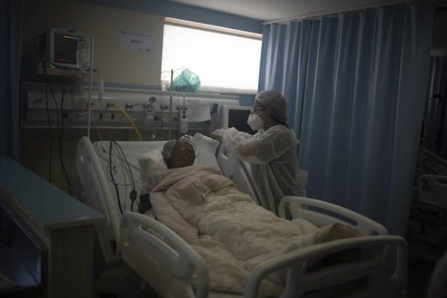 News Bilder des Tages January 31, 2021, Rio De Janeiro, Rio de Janeiro, Brazil: JANUARY 31 -People intubated because of the corona virus, covid19, in the ICU (Intensive Care Unit) at Hospital Municipal So£o Joso , Specializing in treatment for Covid19, Brazil has 1,283 deaths in the last 24 hours; total exceeds 220 thousand deaths. January 31, 2021. Rio De Janeiro Brazil - ZUMAt142 20210131_zap_t142_006 Copyright: xFabioxTeixeirax