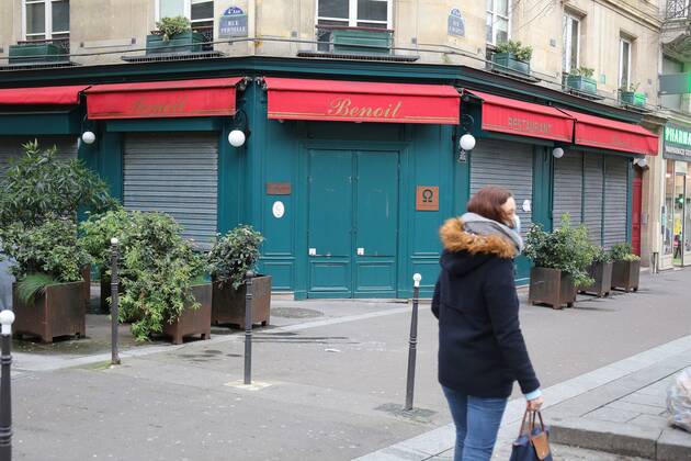Fermeture des cafes et des restaurants pendant l epidemie de covid-19 NEWS: Fermeture des cafes et des restaurants- Paris- 01 02 2021 JonathanRebboah Panoramic  PESRK24022012