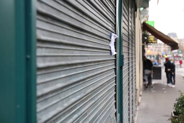 Fermeture des cafes et des restaurants pendant l epidemie de covid-19 NEWS: Fermeture des cafes et des restaurants- Paris- 01 02 2021 JonathanRebboah Panoramic  PESRK24022012