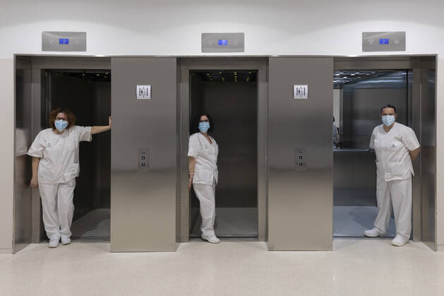 News Bilder des Tages Nurses on the day of the inauguration of the new Emergency Hospital Covid-19, built in the former Military Hospital Vigil de Quinones. In Seville, (Andalusia, Spain), 01 February 2021. 01 FEBRUARY 2021 Maria JosÃ Lopez LagenciaEP 02 01 2021 Seville (Andalusia) Seville (Andalusia) Spain Copyright: xMariaxJosÃ xLopezx 3543697