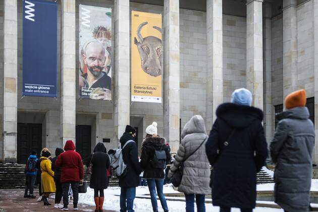 News Bilder des Tages Museums and art galleries are open again to the public Museums and art galleries are open again to the public while maintaining the sanitary regime on February 02, 2021 in as the restrictions caused by Covid-19 loosen. Visitors in the National Museum in Warsaw EN_01463035_0004 