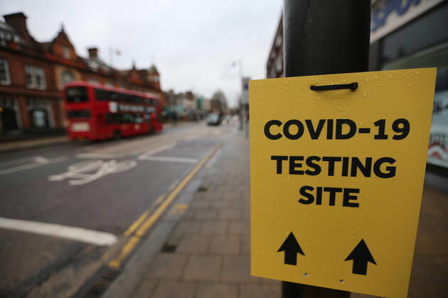 February 2, 2021, London, England, United Kingdom: A sign showing the way to a test site In Tottenham. The north London neighbourhood is among the seven areas in the country the UK government started Ã¢â‚¬oesurge testingÃ¢â‚¬Â to find and isolate covid-19 cases caused by South African variant of the coronavirus. London United Kingdom - ZUMAs262 20210202_zip_s262_002 Copyright: xTayfunxSalcix