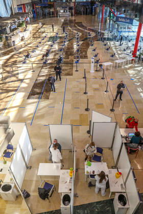 February 2, 2021: 2 February 2021 (Malaga) Today has begun the rapid testing of workers in the tourist, commercial and cultural sector of Malaga capital,in the Palacio de ferias y Congresos de Malaga, with the aim of influencing the safety of these businesses and achieving greater peace of mind for customers in the face of possible contagion. Given the persistence of the health crisis caused by the COVID-19, and the very negative impact it is having on tourism, commercial and cultural companies, they have considered it necessary to enhance the image of Malaga as a safe destination . In this regard, the representatives of both entities have agreed to highlight the opportunity to work together to unite efforts for the recovery of the activ - ZUMAc161 20210202_zap_c161_008 Copyright: xLorenzoxCarnerox