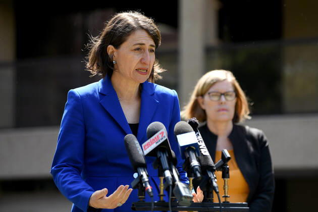 GLADYS BEREJIKLIAN COVID19 PRESSER, NSW Premier Gladys Berejiklian (left) and NSW Chief Health Officer Dr Kerry Chant address the media during a press conference in Sydney, Wednesday, February 3, 2021. Premier Gladys Berejiklian has foreshadowed a further easing of venue capacity restrictions next week after the state recorded its 17th consecutive day of zero community transmitted COVID-19 cases. ( NO ARCHIVING, EDITORIAL USE ONLY, NO USE IN BOOKS WITHOUT CONSENT SYDNEY NSW AUSTRALIA  Copyright: xBIANCAxDExMARCHIx 20210203001517913562