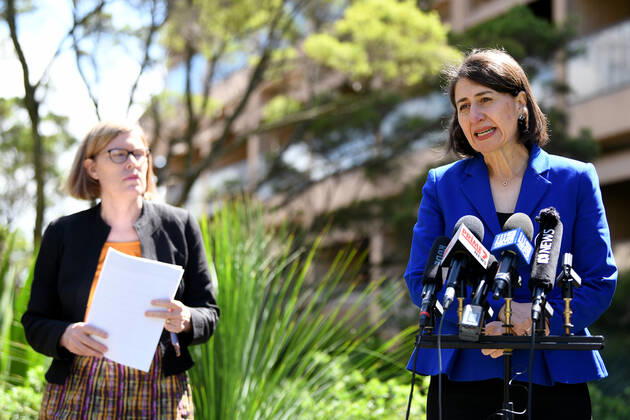 GLADYS BEREJIKLIAN COVID19 PRESSER, NSW Premier Gladys Berejiklian (right) addresses the media during a press conference in Sydney, Wednesday, February 3, 2021. Premier Gladys Berejiklian has foreshadowed a further easing of venue capacity restrictions next week after the state recorded its 17th consecutive day of zero community transmitted COVID-19 cases. ( NO ARCHIVING, EDITORIAL USE ONLY, NO USE IN BOOKS WITHOUT CONSENT SYDNEY NSW AUSTRALIA  Copyright: xBIANCAxDExMARCHIx 20210203001517915017