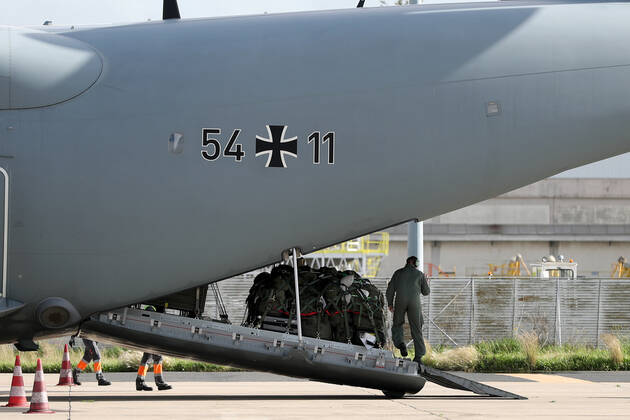 February 3, 2021, Lisbon, Portugal: Medical equipment is unloaded from an Airbus A400M military transport plane of the German Air Force at the Lisbons military airport, in Portugal on February 3, 2021. Germany sends 26 health professionals and medical supplies, as part of a relief mission to combat the covid-19 pandemic in Portugal. In the first phase, the aid must extend over a period of 21 days. Lisbon Portugal - ZUMAf123 20210203_zap_f123_015 Copyright: xPedroxFiuzax