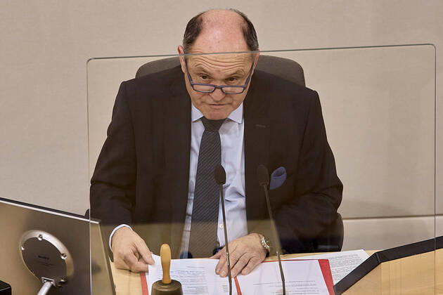 - Wien 03.04.2020 - Parlament Nationalrat Sondersitzung zum Coronamassnahmen -Heute fand im Nationalrat auf FPÖ-Antrag eine Sondersitzung statt. Die FPÖ stellte eine Dringliche Anfrage an den Innenminister. Die Polizei hatte auf geheiss des Innenministerium am vergangenen Wochenende zahlreiche Demonstrationen, darunter auch die der FPÖ verboten, mit Verweis auf die Volksgesundheit in der Coronavirius-Pandemie PHOTO: Nationalratspräsident Wolfgang Sobotka (ÖVP) bei der Einbringung am Vormittag. Vienna (AUSTRIA) - Parliament National Council special meeting on corona measures - Today, a special meeting took place in the National Council at the FPÖ s request. The FPÖ made an urgent request to the Minister of the Interior. At the behe 