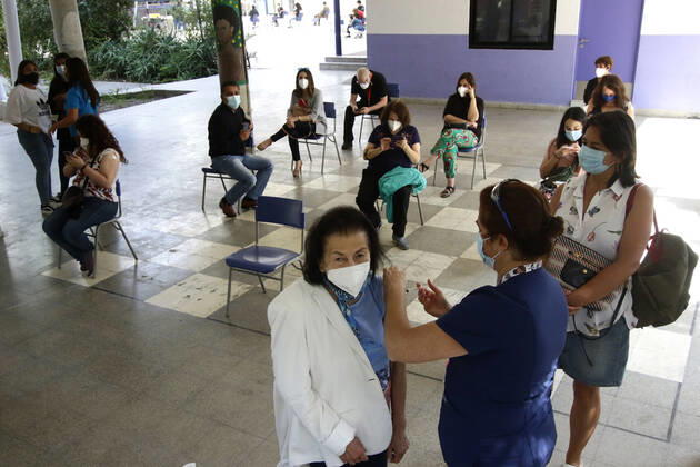 Santiago, 5 February 2021 Third day of the vaccination process against COVID 19 in the Liceo Carmela Carvajal in the commune of Providencia Javier Salvo Aton Chile, Santiago Chile Aton 486212  Copyright: JAVIERxSALVO ATONxCHILE