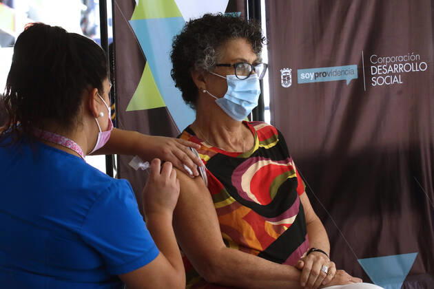 Santiago, 5 February 2021 Third day of the vaccination process against COVID 19 in the Liceo Carmela Carvajal in the commune of Providencia Javier Salvo Aton Chile, Santiago Chile Aton 486219  Copyright: JAVIERxSALVO ATONxCHILE