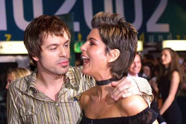 Echo 2002 Copyright: IMAGO. Herrmann : Thema: Verleihung des Deutschen Schallplattenpreises Echo 2002 im ICC Berlin. Ankunft der Stars auf dem Roten Teppich mit: Michael Mittermeier mit gattin Copyright: xEventpressxHerrmannx