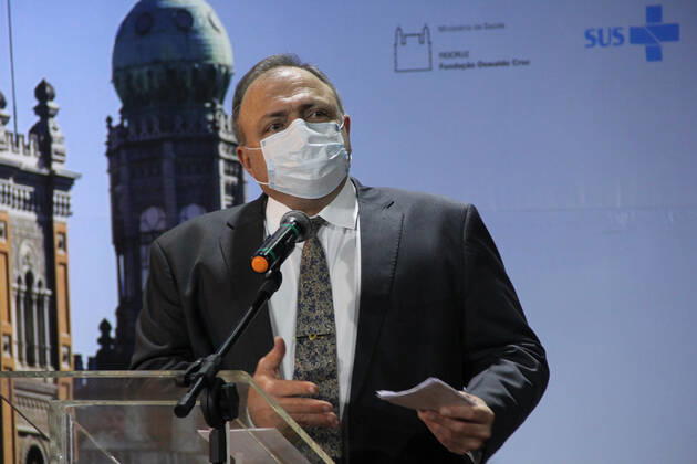 Brazilian Minister of Health at Fiocruz (INT) Brazilian Minister of Health at Fiocruz. February 5, 2021, Rio de Janeiro, Brazil: Brazilian Minister of Health, Eduardo Pazuello, is at the headquarters of Fiocruz, in Rio de Janeiro, for the launching of the bidding notice for the construction of Industrial Biotechnology in Health Complex (CIBS) of the Institute of Technology in Immunobiological of the Foundation (Bio-Manguinhos Fiocruz). The enterprise, which will be the largest center for the manufacture of biological products in Latin America and one of the most modern in the world, will be built in Santa Cruz, Rio de Janeiro. With the new complex, Bio-Manguinhos Fiocruz will have the capacity to increase in four times the production o  Copyright: xFaustoxMaiax