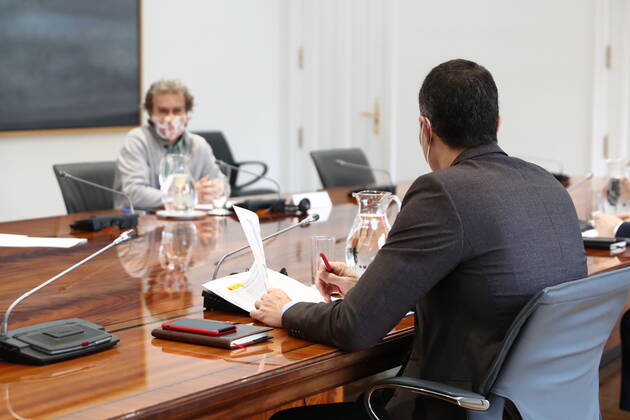 The President of the Government, Pedro Sanchez, chairs the meeting of the Coronavirus Monitoring Committee, in Madrid, (Spain), February 5, 2021. The autonomous communities have notified Thursday to the Ministry of Health 29,960 new cases of coronavirus, of which 11,388 have been diagnosed in the last 24 hours, compared to the 12,544 recorded on Wednesday. 05 FEBRUARY 2021;MONITORING COMMITTEE;COVID19 Pool Moncloa Fernando Calvo 02 05 2021 Madrid Madrid Spain Copyright: xPoolxMoncloax xFernandoxCalvox 3549072