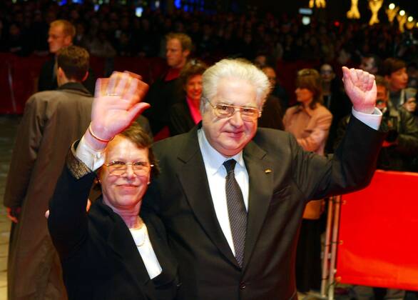 Berlinale Copyright: IMAGO. Herrmann 05.02.2004 Moritz de Hadeln mit Frau Erika Thema: Berlinale Eröffnungsfilm Cold Mountain Roter teppich bei der Premiere: Copyright: xEventpressxHerrmannx