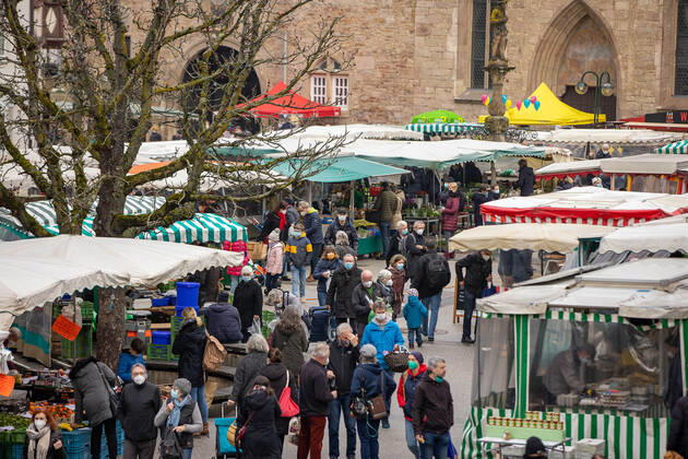 Reutlingen Themenbilder: Reutlingen in Zeit der Corona-Pandemie, 06.02.2021, Themenbilder: Reutlingen in Zeit der Corona-Pandemie, Ueberfuellte Reutlinger Markt, 06.02.2021, Copyright: xEIBNER DROFITSCHx EP_ddh