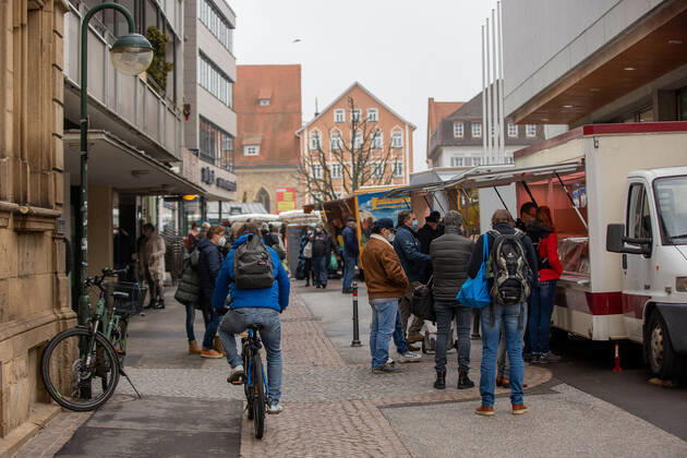 Reutlingen Themenbilder: Reutlingen in Zeit der Corona-Pandemie, 06.02.2021, Themenbilder: Reutlingen in Zeit der Corona-Pandemie, Ueberfuellte Reutlinger Markt, 06.02.2021, Copyright: xEIBNER DROFITSCHx EP_ddh