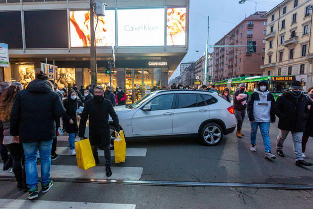 Milan, first Saturday in the yellow zone, traffic and noise in Corso Buenos Aires Editorial Usage Only  Copyright: xMassimoxAlbericox xIPAx
