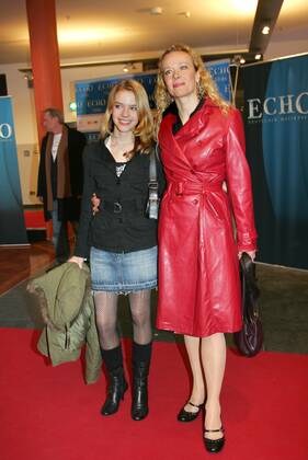 Echo 2006 Copyright: IMAGO. Herrmann 12.03.2006 Thema: Verleihung des Echo 2006 im Estrel Convention Center im Estrel Hotel in Berlin mit den Preistraegern und Gaesten : Katja Riemann und Tochter Paula Copyright: xEventpressxHerrmannx