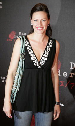 Das Leben der Anderen Copyright: IMAGO. Radke 15.03.2006 Thema: Das Leben der Anderen mit Nina Kronjaeger Premiere des mit 4 Bayerischen Filmpreisen ausgezeichneten Spielfilmdebuet von Florian Hencke im Cinemaxx Coloseum in Berlin.Mit 15 Vor-Nominierungen fuer kuenstlerische Leistungen in allen Sparten des Filmschaffens gilt er als einer der gro¶en Favoriten fYr die Deutschen Filmpreise 2006. ( Keywords: BERLIN, DIGITAL, 2005, Film, Kino) Copyright: xEventpressxRadkex