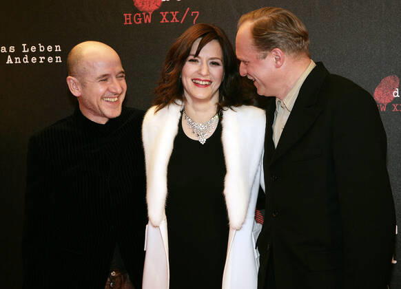 Das Leben der Anderen Copyright: IMAGO. Radke 15.03.2006 Thema: Das Leben der Anderen mit Ulrich Muehe, Martina Gedeck und Ulrich Tukur Premiere des mit 4 Bayerischen Filmpreisen ausgezeichneten Spielfilmdebuet von Florian Hencke im Cinemaxx Coloseum in Berlin.Mit 15 Vor-Nominierungen fuer kuenstlerische Leistungen in allen Sparten des Filmschaffens gilt er als einer der gro¶en Favoriten fYr die Deutschen Filmpreise 2006. ( Keywords: BERLIN, DIGITAL, 2005, Film, Kino) Copyright: xEventpressxRadkex