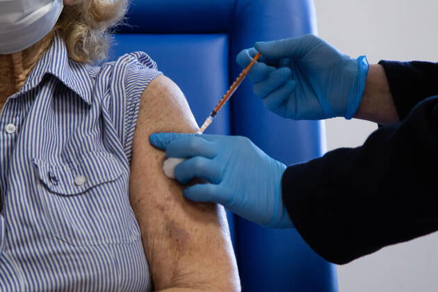 Italy: First COVID-19 vaccination for people over 80 in Rome The first people over 80 vaccinated by the health staff of the ASL Roma 1 Rome Italy Copyright: MatteoxNardone