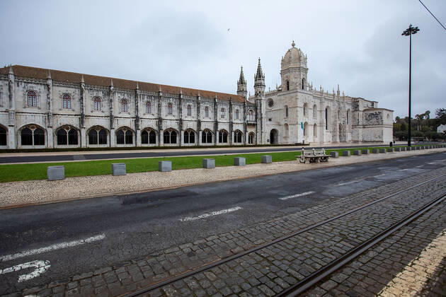 Lissabon, Portugal 7.02.2021 zum Thema Corona-Lockdown in Lissabon v.l., Mosteiro dos Jeronimos, Menschenleer, die Innenstadt wirkt traurig, düster und trostlos Foto: Joaquim Ferreira Copyright: JoaquimxFerreira