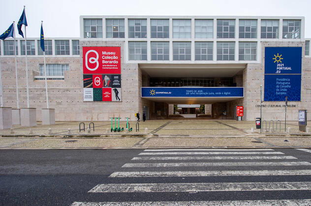 Lissabon, Portugal 7.02.2021 zum Thema Corona-Lockdown in Lissabon v.l., Centro Cultural de Belem, Museum, Museu Colecao Berardo, Menschenleer, die Innenstadt wirkt traurig, düster und trostlos Foto: Joaquim Ferreira Copyright: JoaquimxFerreira