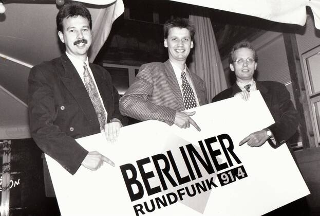 Persönlichkeiten Klaus Kelle ( Chefredakteur ) , Günter Jauch ( Programmkoordinator ) und Programmdirektor UweFfrigge beim Berliner Rundfunk 91,4 Personen Persönlichkeiten Portrait in Berlin: Copyright: IMAGO. Herrmann Datum: 1993 IMAGO. Foto & News Agentur Berlin Henry H. Herrmann Copyright: xEventpressx