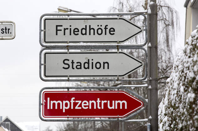 Eröffnung des Impfzentrums in der Sporthalle West. Remscheid, 08.02.2021