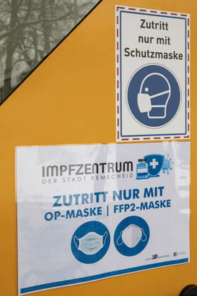 Eröffnung des Impfzentrums in der Sporthalle West. Remscheid, 08.02.2021
