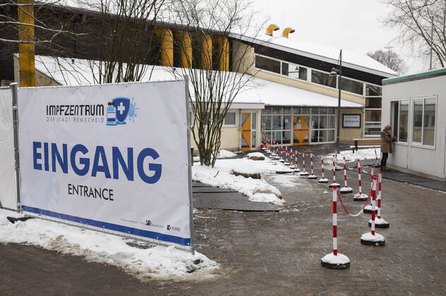 Eröffnung des Impfzentrums in der Sporthalle West. Remscheid, 08.02.2021