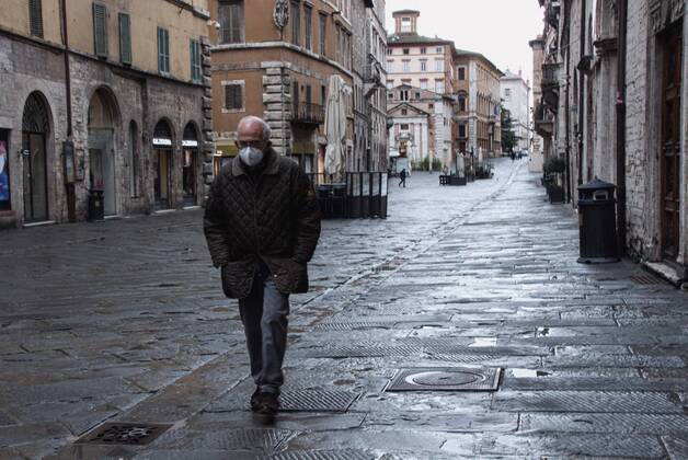 Perugia in the red zone. The capital and the province in full state of emergency covid 19 also due to the variants of the virus present in the area. the city is back in full lockdown. the deserted historic center. anguish and fear reign. Corso Vannucci. Editorial Usage Only  Copyright: xEmanuelaxBinconix xIPAx