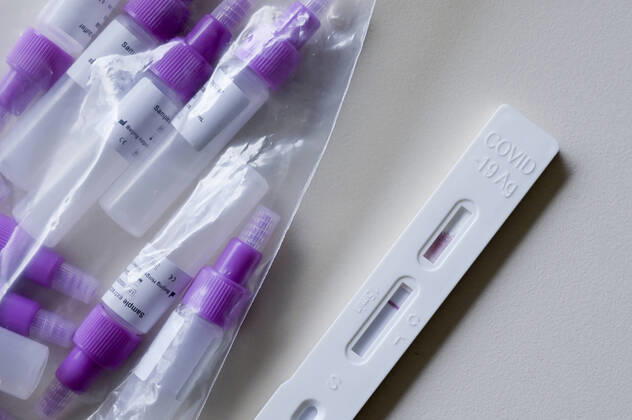 GERMANY, corona virus, fast testing GERMANY, Hamburg, fast testing for visitors in nursing home for old people
