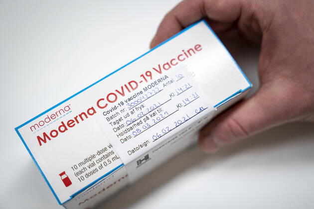 Moderna vaccine foer brug i forbindelse med at Region Hovedstaden aabner nyt COVID-19 vaccinationscenter i Idraets & Fritidscenter Vejledalen i Ishoej, tirsdag den 9. februar 2021.. , Ishoej Denmark Copyright: RitzauxScanpix MadsxClausxRasmussenx cop103 spdk20210209-103904-L