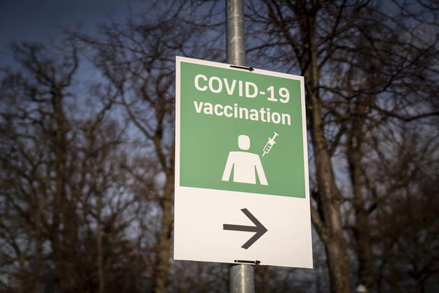 Region Hovedstaden aabner nyt COVID-19 vaccinationscenter i Idraets & Fritidscenter Vejledalen i Ishoej, tirsdag den 9. februar 2021.. , Ishoej Denmark Copyright: RitzauxScanpix MadsxClausxRasmussenx cop103 spdk20210209-110655-L