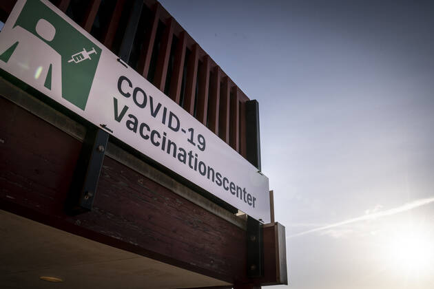 Region Hovedstaden aabner nyt COVID-19 vaccinationscenter i Idraets & Fritidscenter Vejledalen i Ishoej, tirsdag den 9. februar 2021.. , Ishoej Denmark Copyright: RitzauxScanpix MadsxClausxRasmussenx cop103 spdk20210209-110707-L